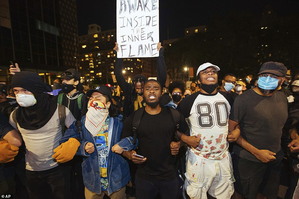 آخرین خبر از اعتراضات در آمریکا + عکس ها