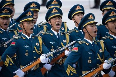 مراسم استقبال رسمی گارد تشریفات ارتش چین از نخست وزیر ازبکستان در پکن