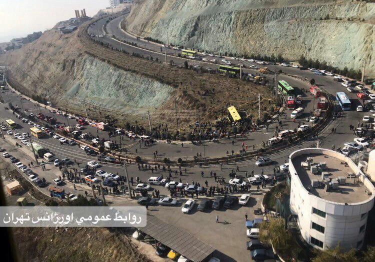 عكس هوایی از محل واژگونی اتوبوس در دانشگاه علوم تحقيقات