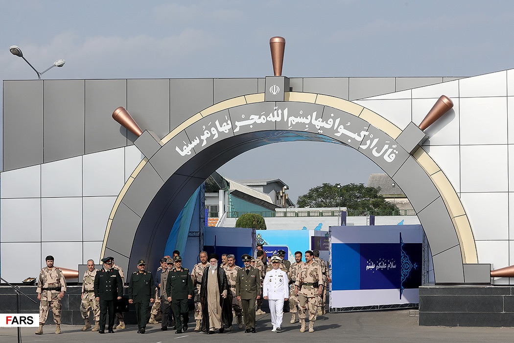 حضور فرمانده معظم کل قوا در دانشگاه علوم دریایی نوشهر