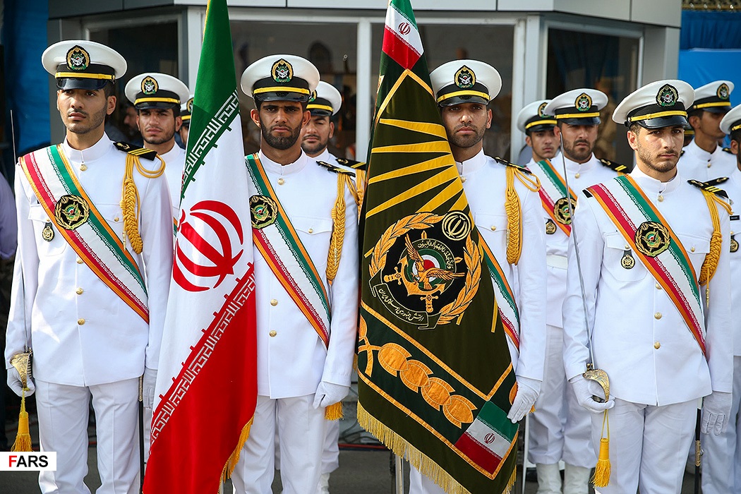 حضور فرمانده معظم کل قوا در دانشگاه علوم دریایی نوشهر